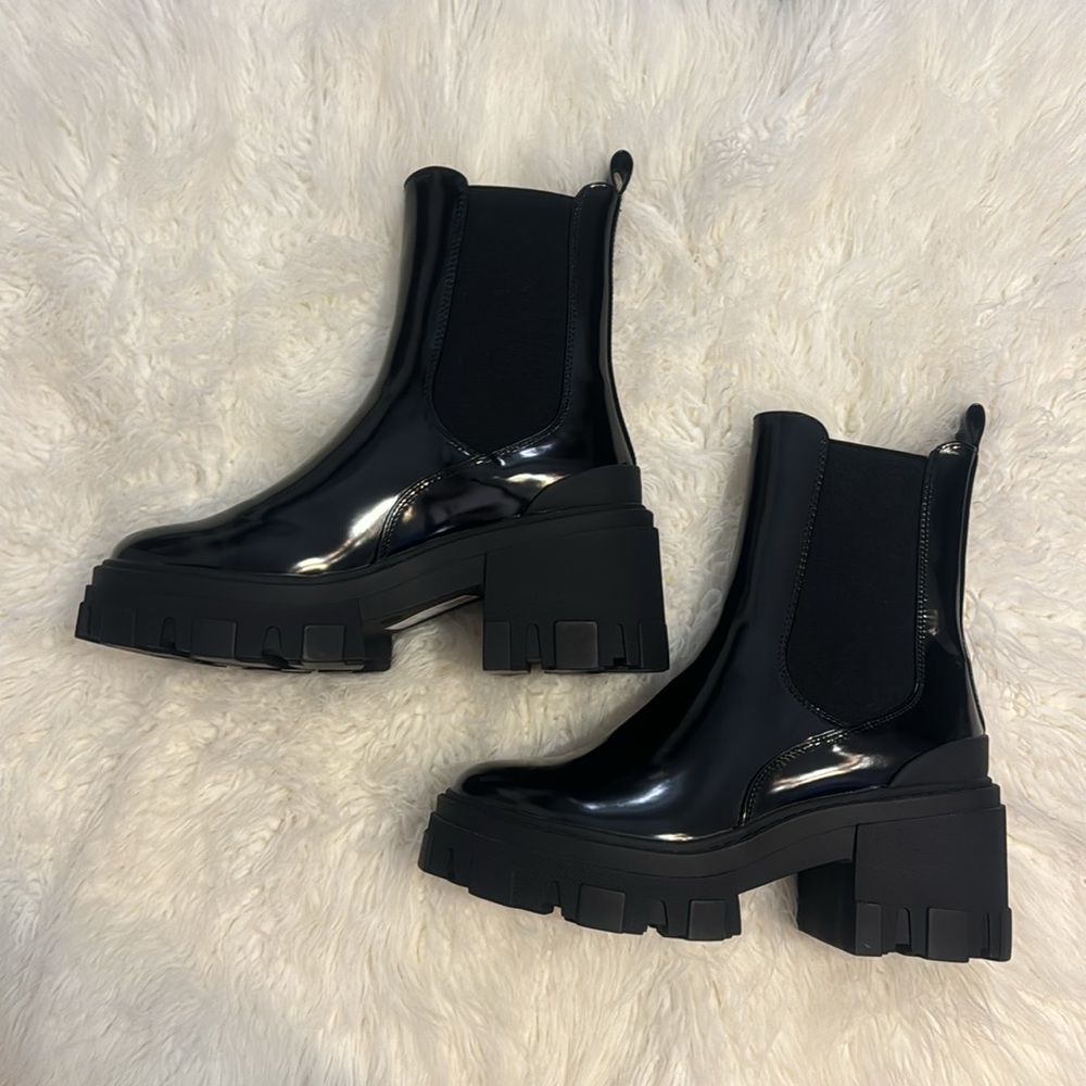 Chelsea Heeled Boots